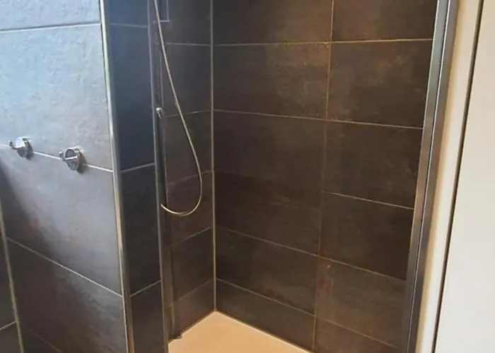 דירה Small ברגיש גלאדבך