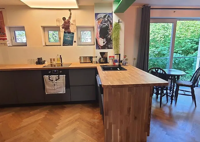 Small דירה ברגיש גלאדבך